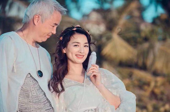 气质酒窝美女张庭，一个极其努力的女人
